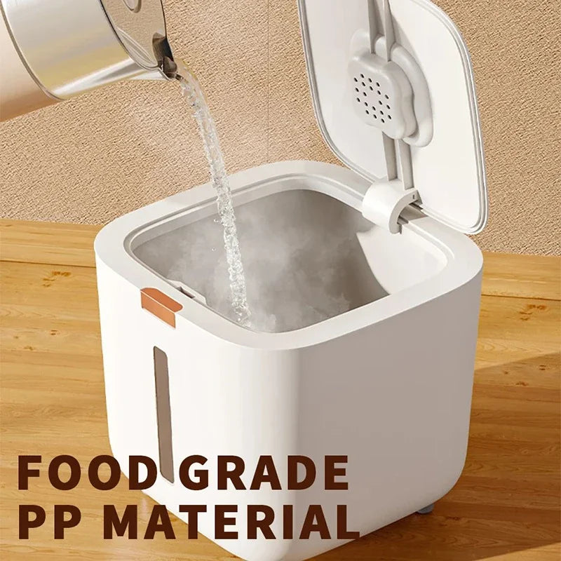 Pet food storage barrel